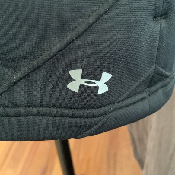 Scotsdale Underarmor golf vest. Black and fits long. 2 side zippers. - Picture 5 of 8